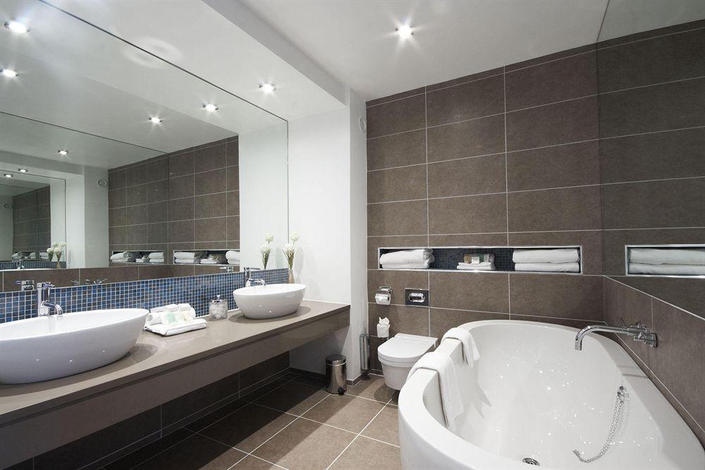 Court & Leisure Centre 4* Carrigaline