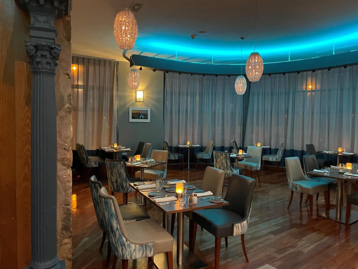 Court & Leisure Centre Hotel