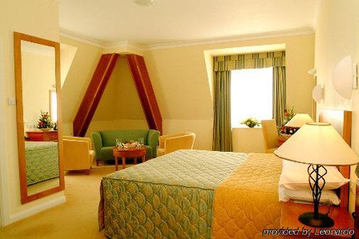 Court & Leisure Centre Hotel Carrigaline