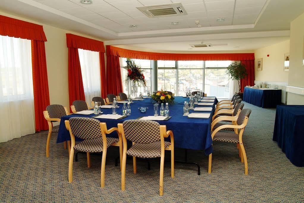 Hotel Court & Leisure Centre 4*