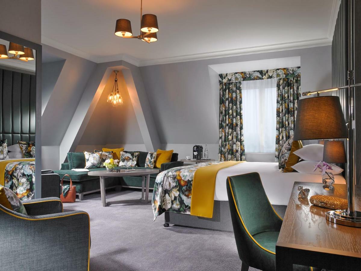 Court & Leisure Centre Hotel 4*