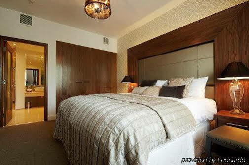 Hotel Court & Leisure Centre 4*